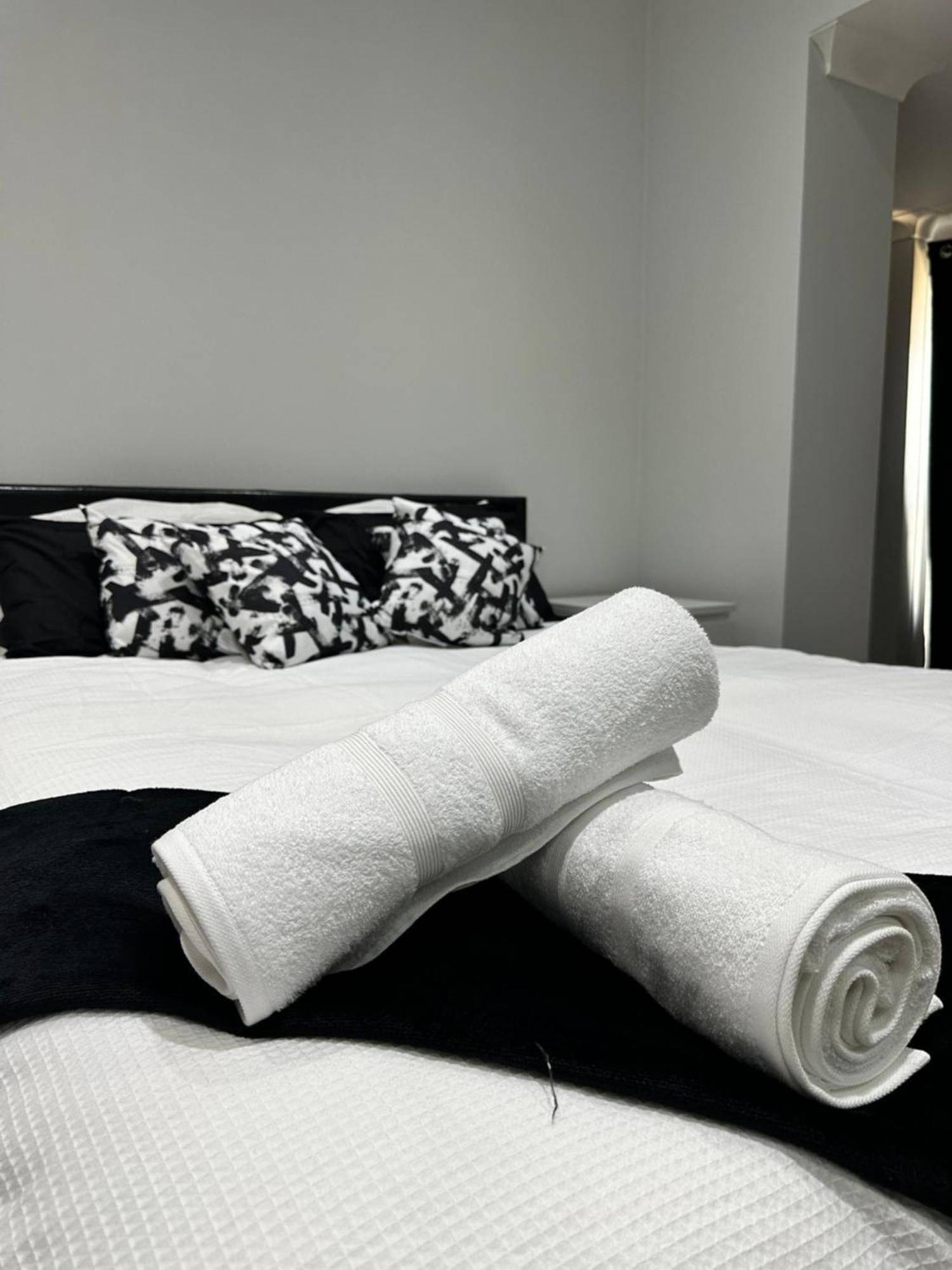 Casa de hóspedes Black & White Double Bedroom Londres